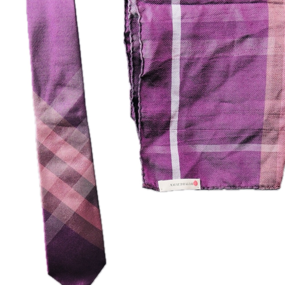 Burberry tie and matching pocket square
